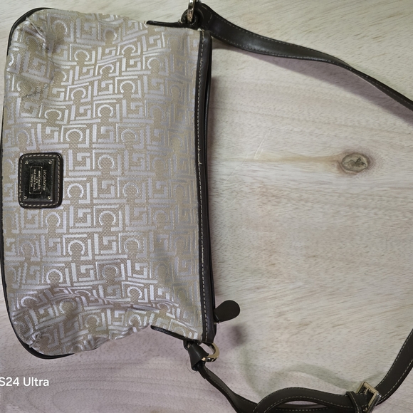 Liz Claiborne Cream and Brown Shoulder Bag - Picture 9 of 11